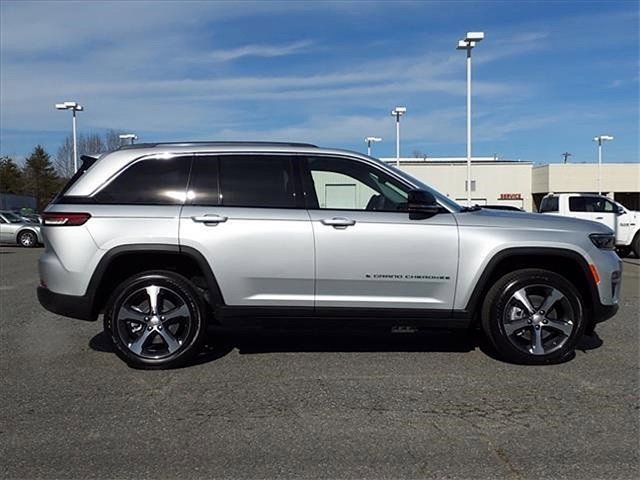 New 2024 Jeep Grand Cherokee Limited 4xe w/ Luxury Tech Group II image 3