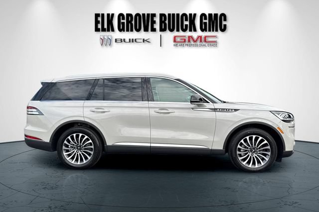 Used 2022 Lincoln Aviator Reserve w/ Elements Package Plus AWD/4WD image 3