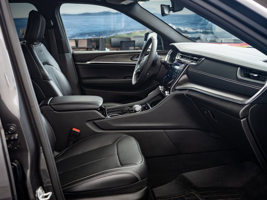 Used 2022 Jeep Grand Cherokee Overland image 23