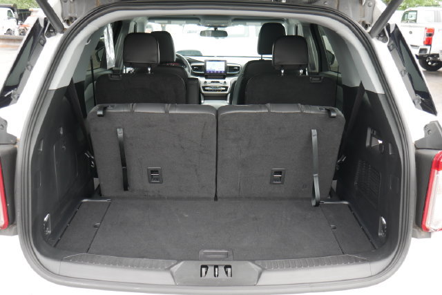 Used 2023 Ford Explorer XLT w/ Equipment Group 202A AWD/4WD image 10