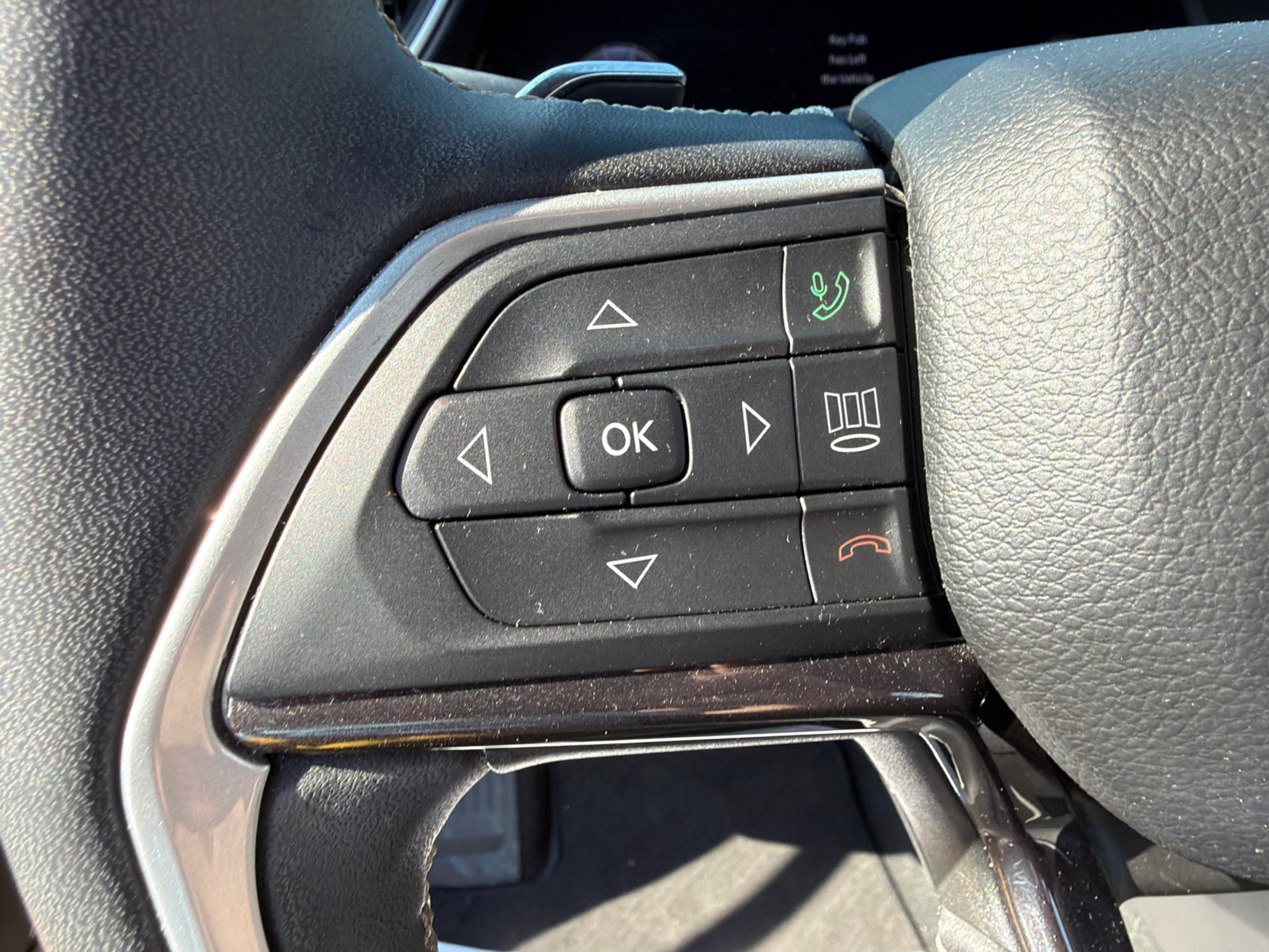 Used 2023 Jeep Grand Cherokee Altitude AWD/4WD image 18