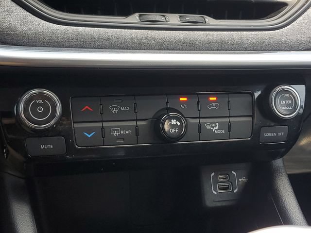 Used 2022 Jeep Compass Latitude FWD image 29