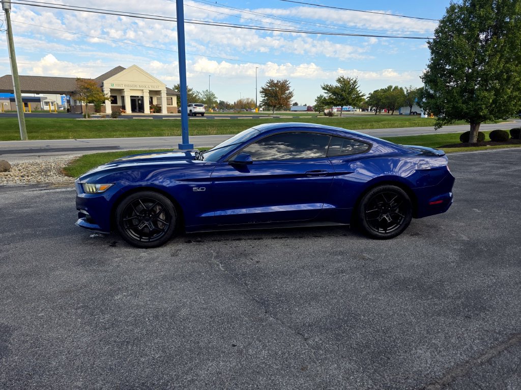 Used 2016 Ford Mustang GT RWD image 2