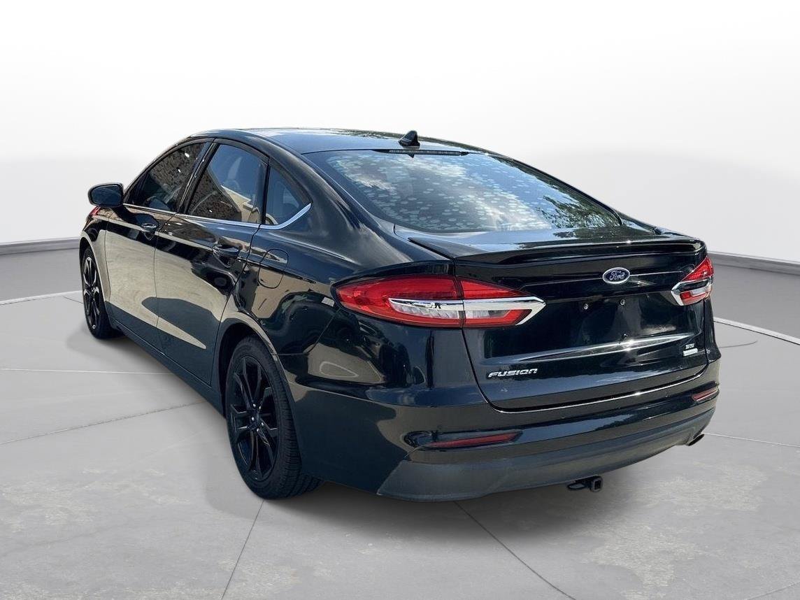 Used 2019 Ford Fusion SE w/ Equipment Group 151A FWD image 8