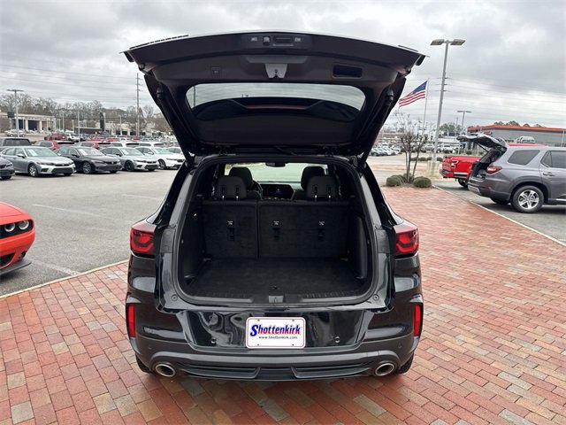 Used 2024 Chevrolet TrailBlazer RS w/ Convenience Package image 29