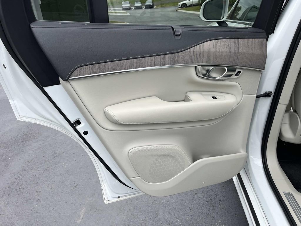 Used 2022 Volvo XC90 T6 Inscription AWD/4WD image 18