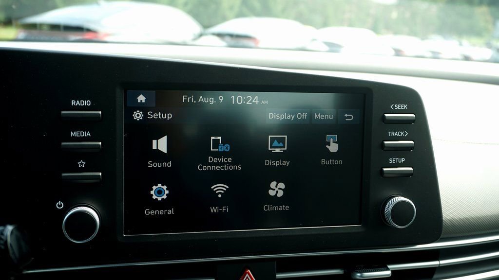 Used 2024 Hyundai Elantra SE image 13