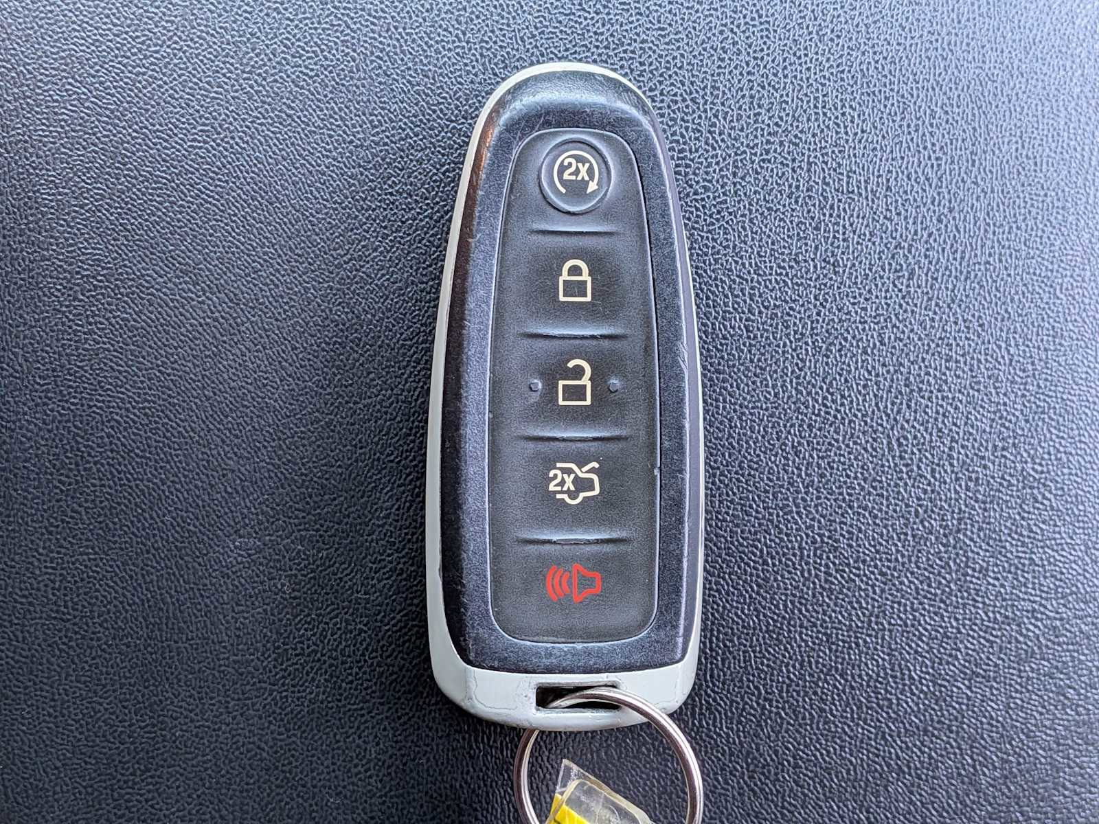 Used 2015 Ford Taurus Limited FWD image 33