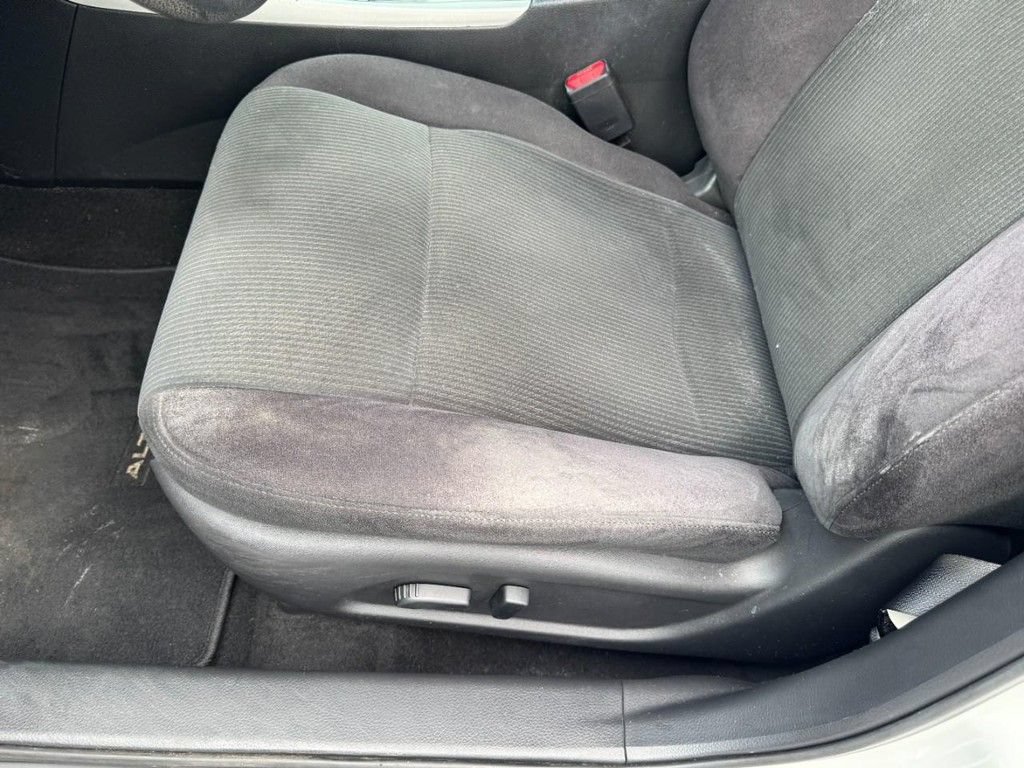 Used 2013 Nissan Altima 2.5 S FWD image 14