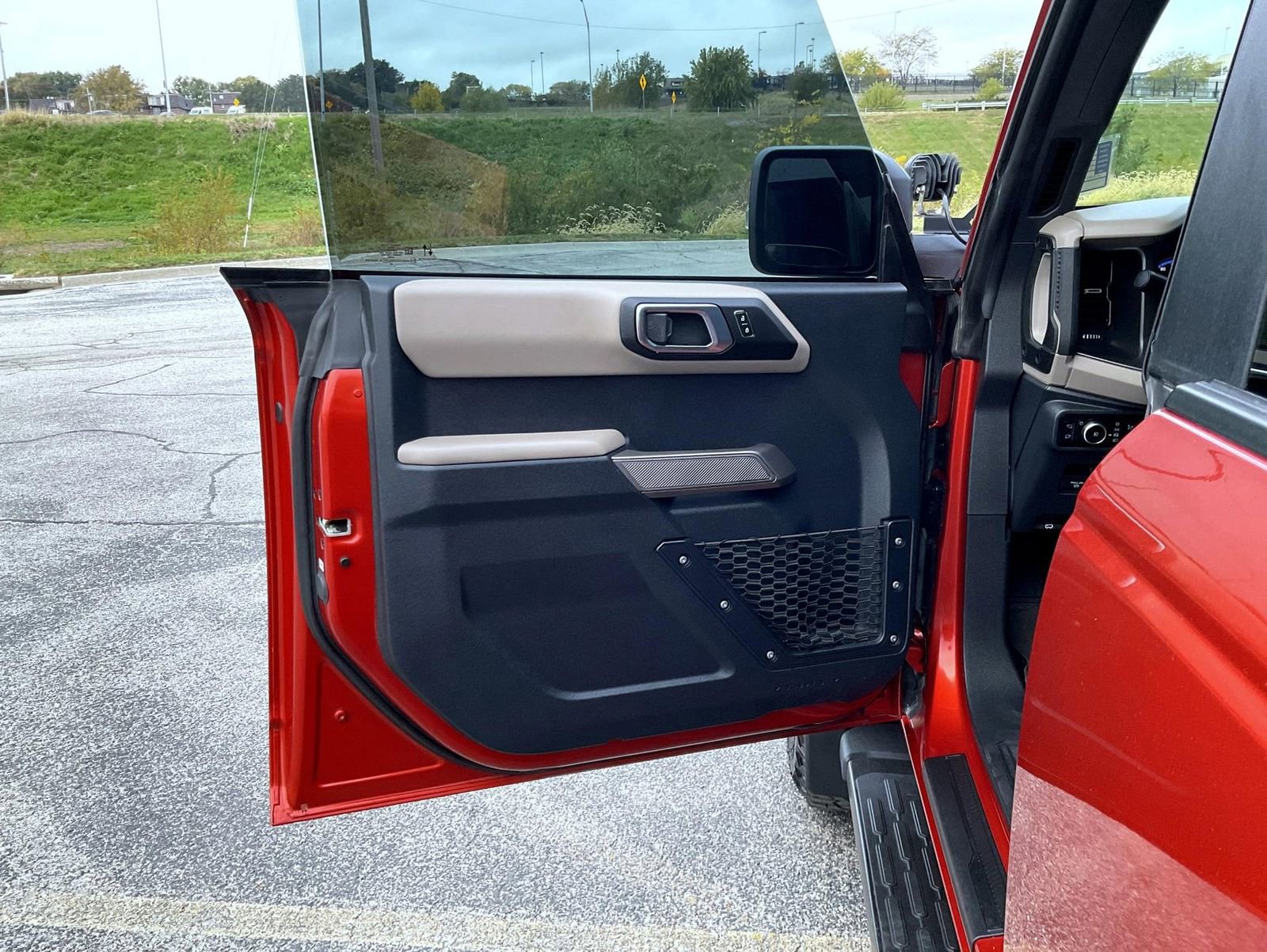 Used 2023 Ford Bronco Wildtrak image 9