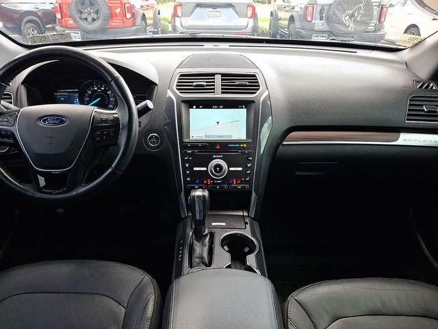 Certified 2018 Ford Explorer Limited AWD/4WD image 15