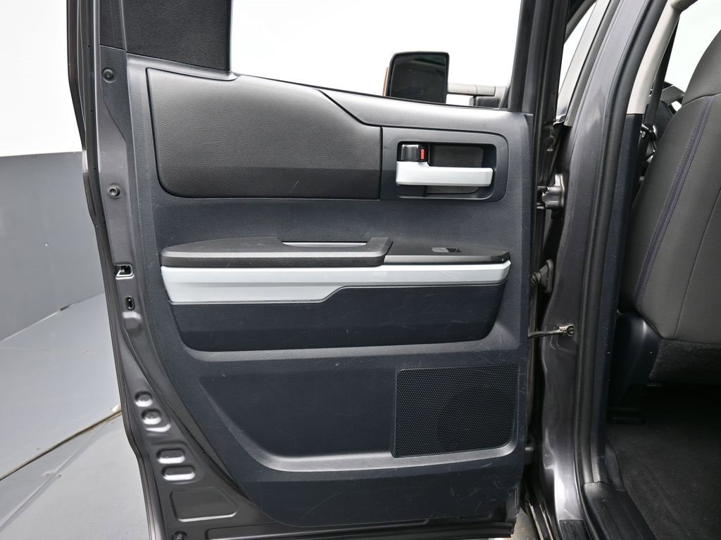 Used 2015 Toyota Tundra SR5 image 35