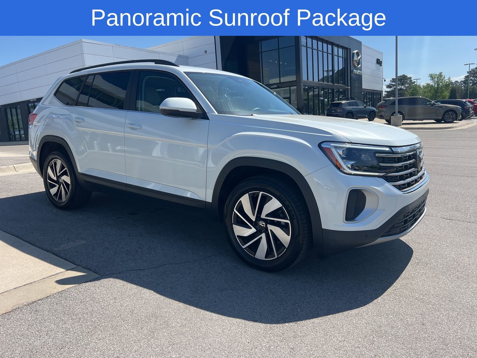 Certified 2026 Volkswagen Atlas SE w/ Panoramic Sunroof Package image 3