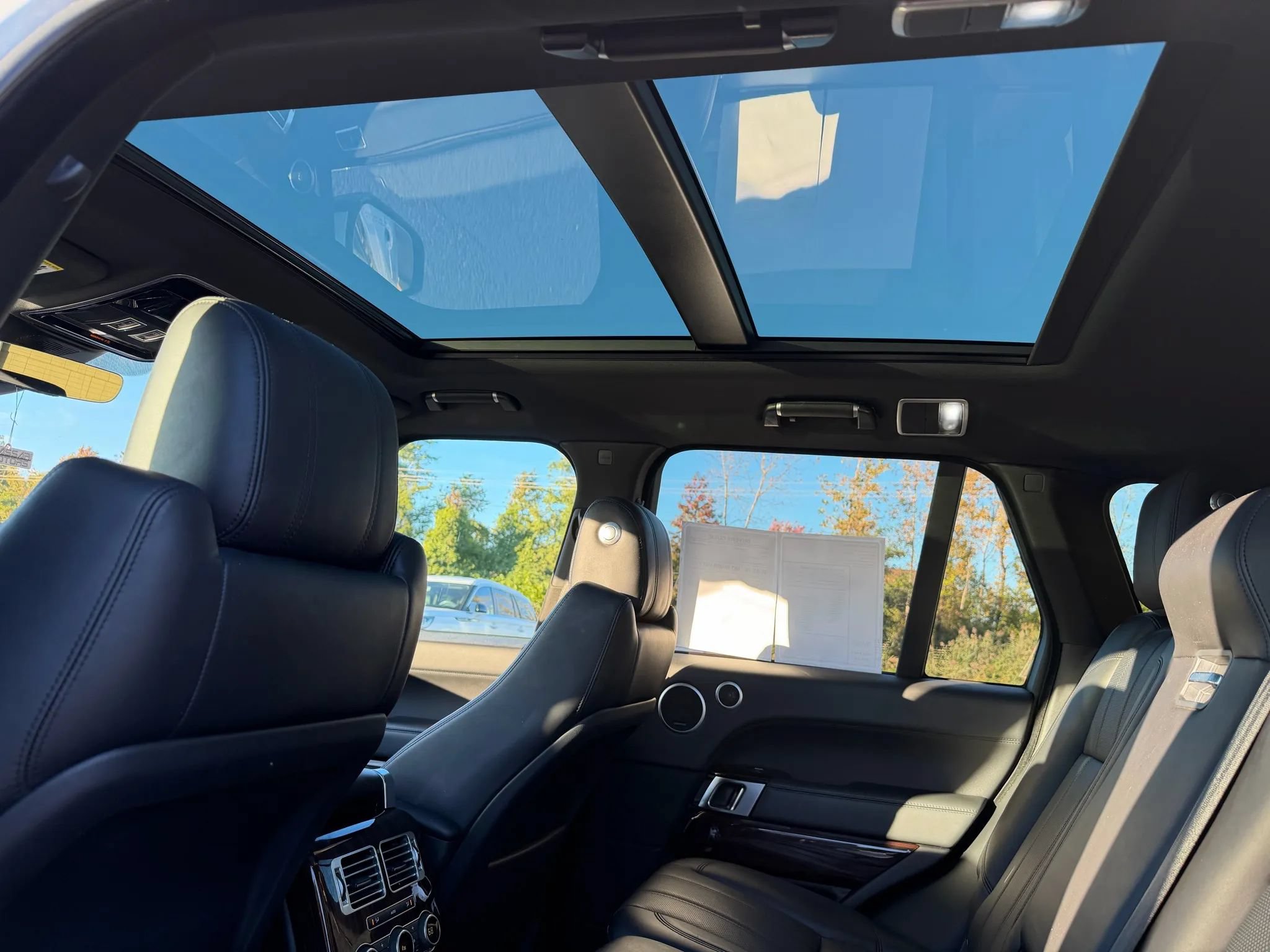 Used 2017 Land Rover Range Rover HSE AWD/4WD image 24