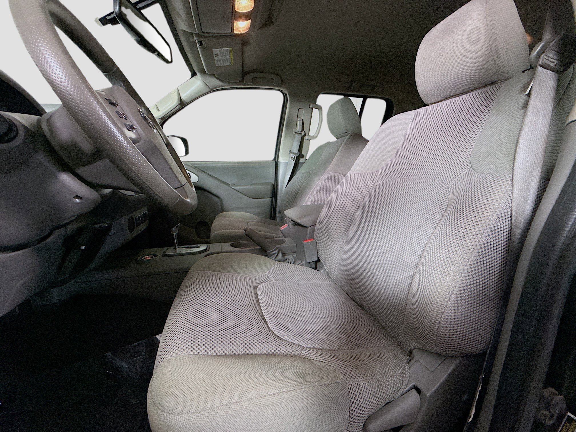 Used 2020 Nissan Frontier SV image 22