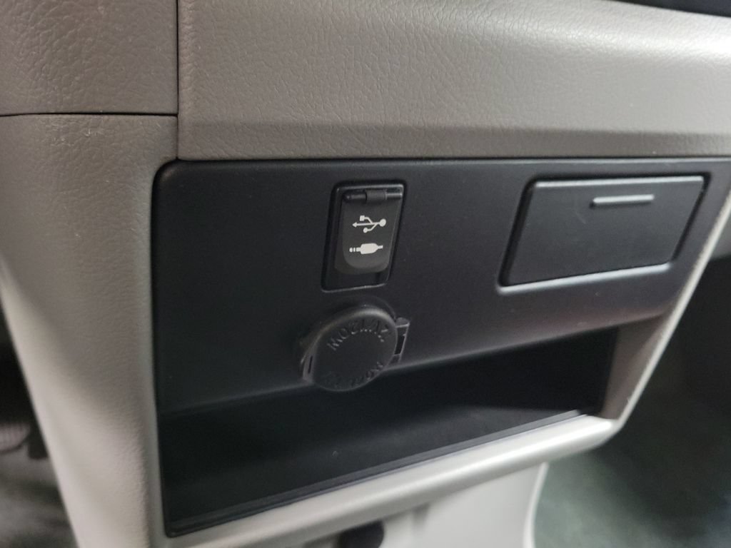 Used 2016 Toyota Sienna LE AWD/4WD image 18
