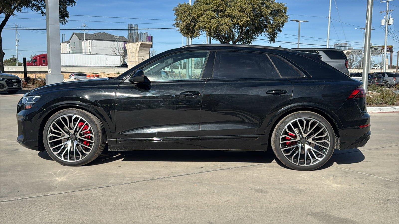 New 2026 Audi SQ8 Prestige AWD/4WD image 4