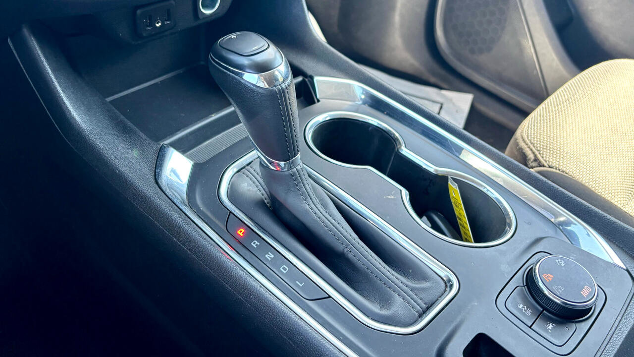 Used 2020 Chevrolet Traverse LT w/ LPO, Cargo Package image 24