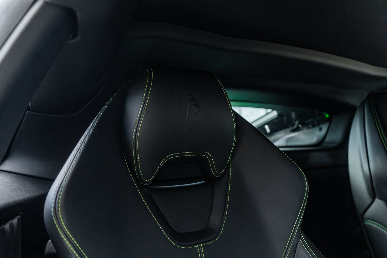 Used 2015 Lamborghini Huracan LP 610-4 AWD/4WD image 21