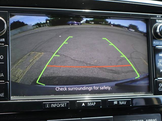 Used 2016 Mitsubishi Outlander SE AWD/4WD image 16