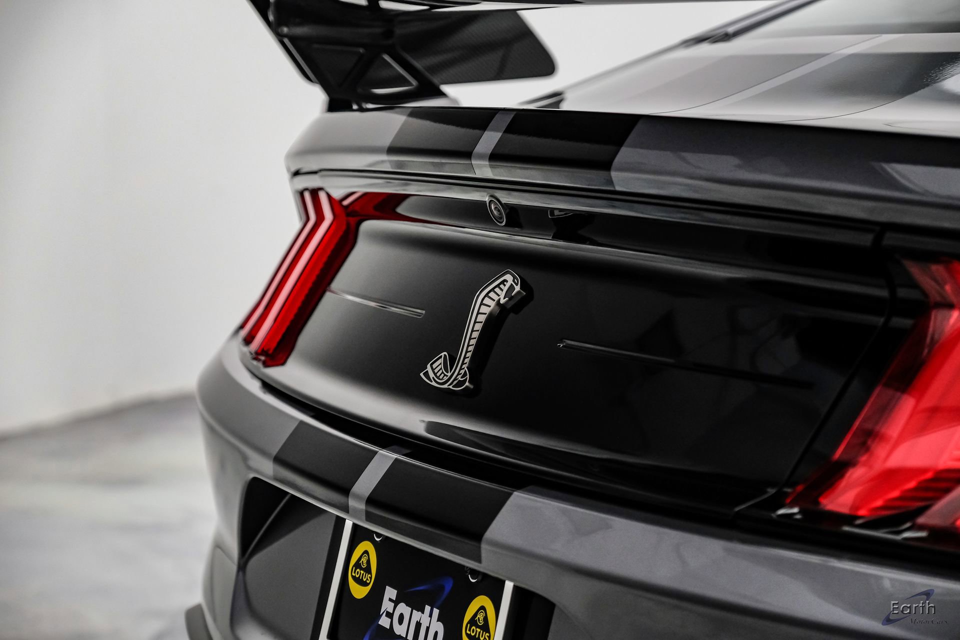 Used 2021 Ford Mustang Shelby GT500 w/ Carbon Fiber Track Pack image 15