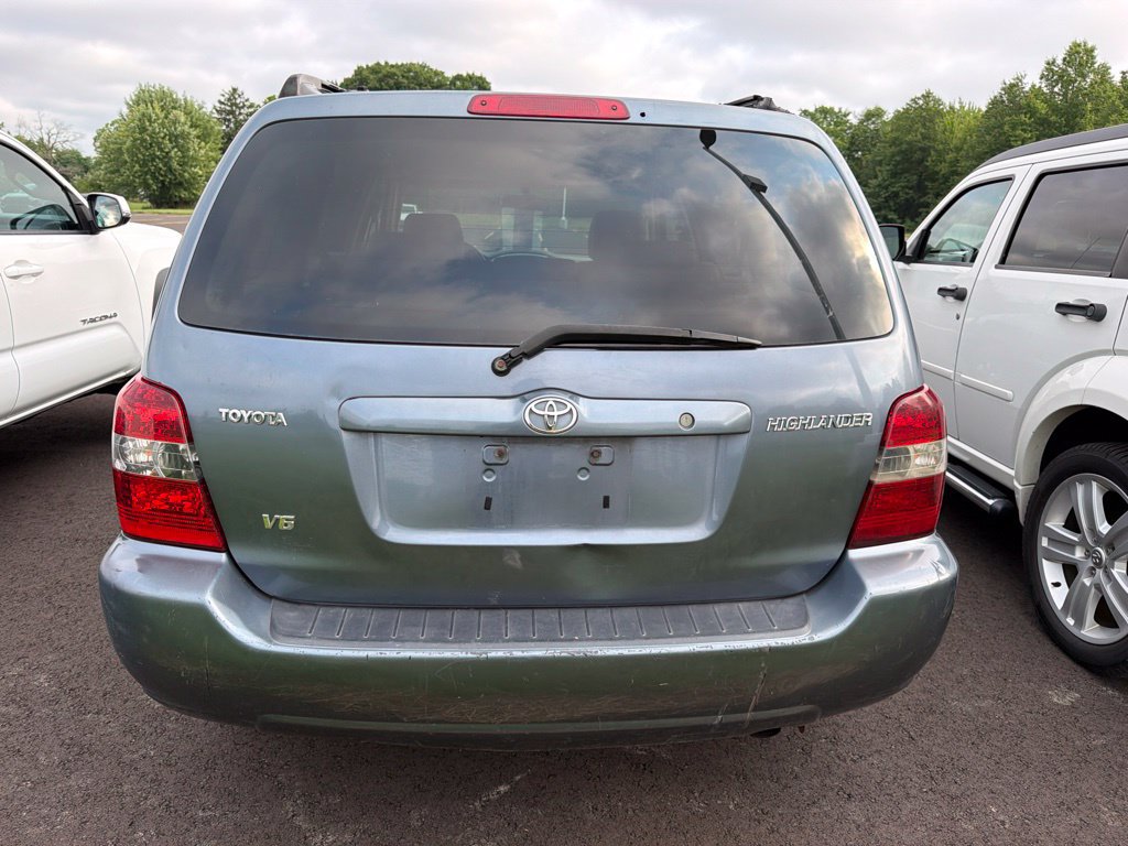 Used 2005 Toyota Highlander 2WD V6 w/ 3rd Row image 6