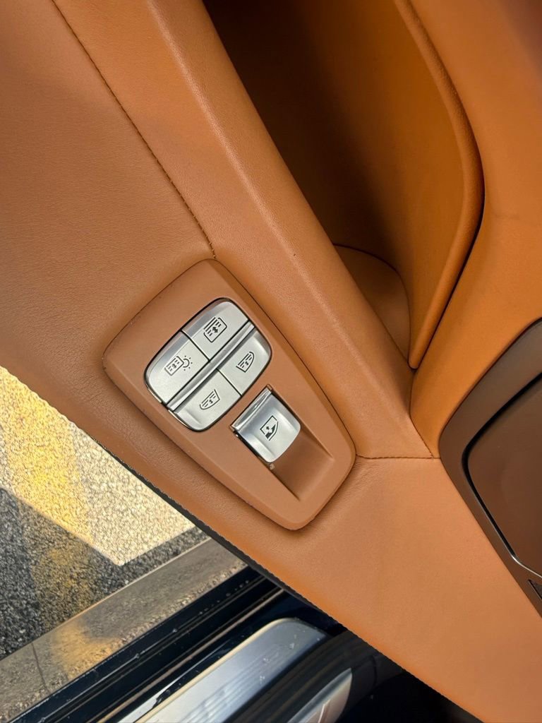 Used 2017 BMW 750i xDrive image 25