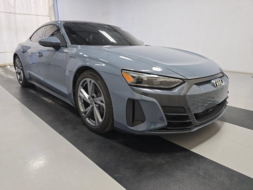 Used 2024 Audi e-tron GT Premium Plus AWD/4WD image 3