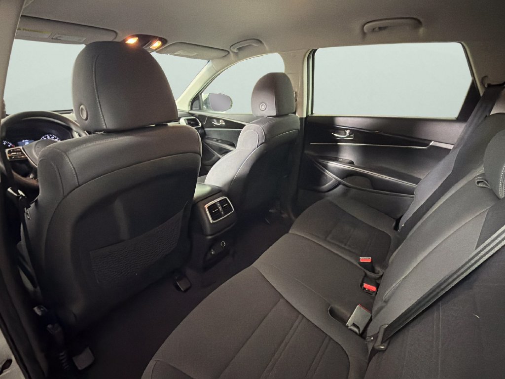 Used 2019 Kia Sorento FWD image 27