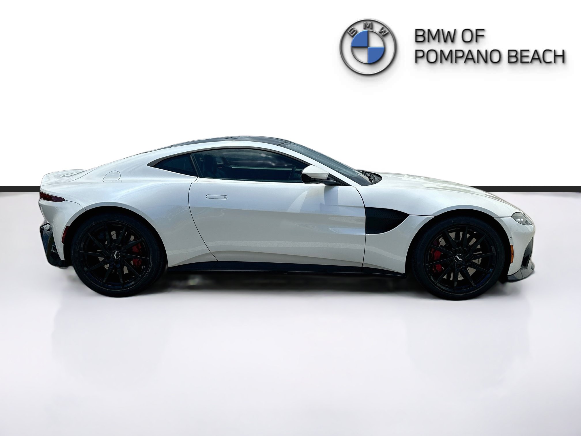 Used 2019 Aston Martin V8 Vantage Coupe RWD image 7