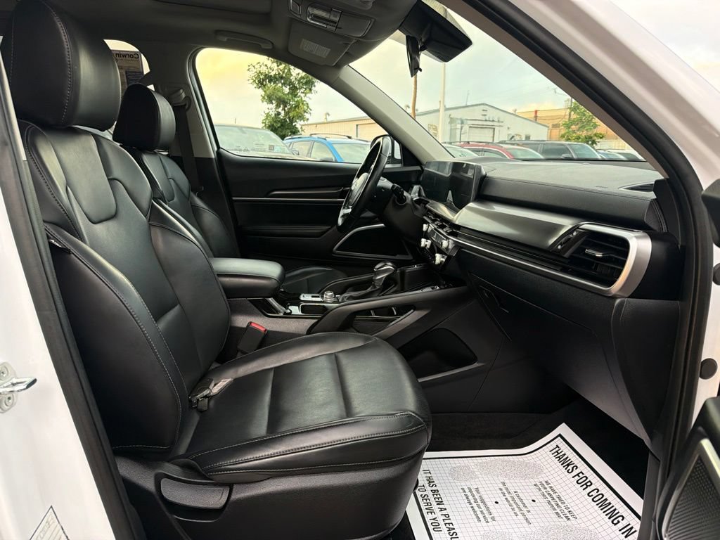 Used 2025 Kia Telluride S AWD/4WD image 10