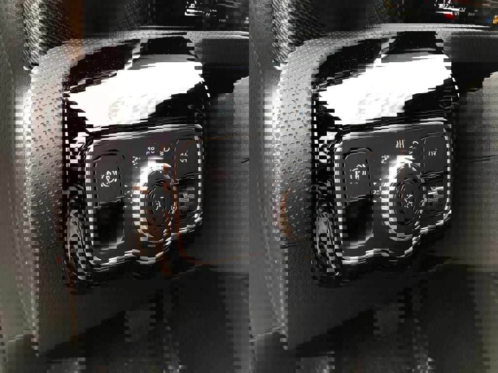 New 2025 Mercedes-Benz CLA 250 4MATIC image 13