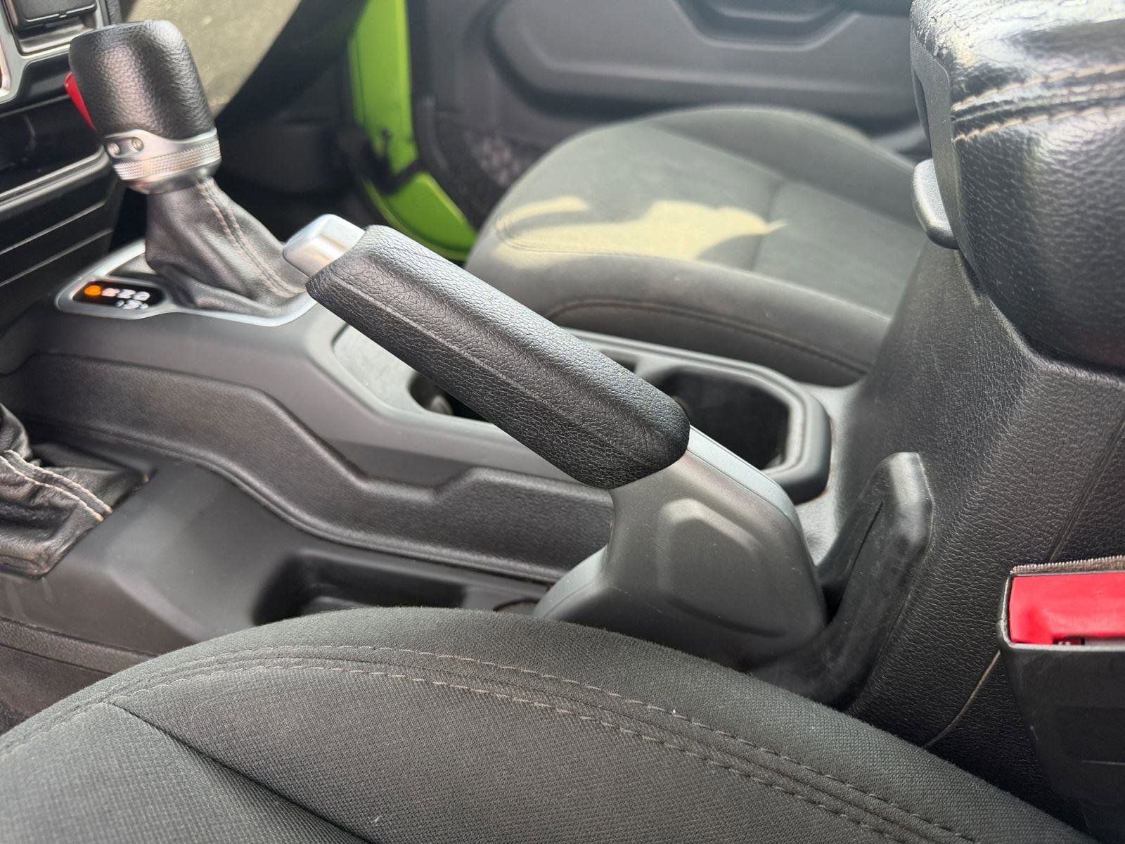 Used 2018 Jeep Wrangler Unlimited Sahara w/ Dual Top Group image 35