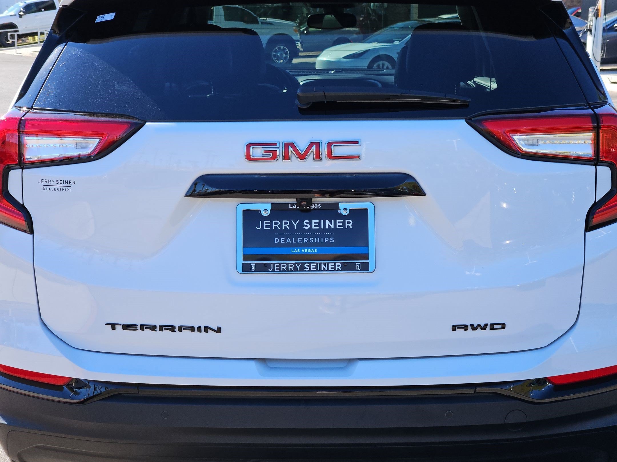 Used 2024 GMC Terrain SLT w/ Elevation Edition AWD/4WD image 13