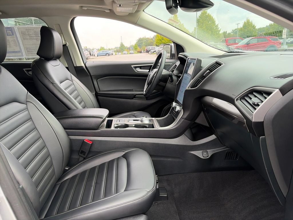 Used 2024 Ford Edge SEL w/ Convenience Package AWD/4WD image 11