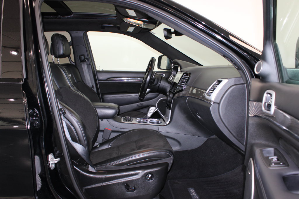 Used 2019 Jeep Grand Cherokee SRT AWD/4WD image 9