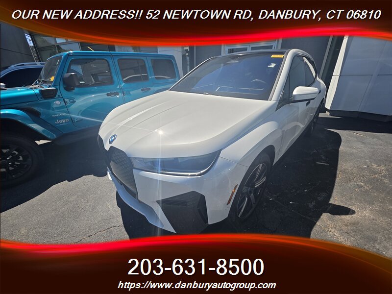 Used 2023 BMW iX xDrive50 w/ Sport Package AWD/4WD image 1