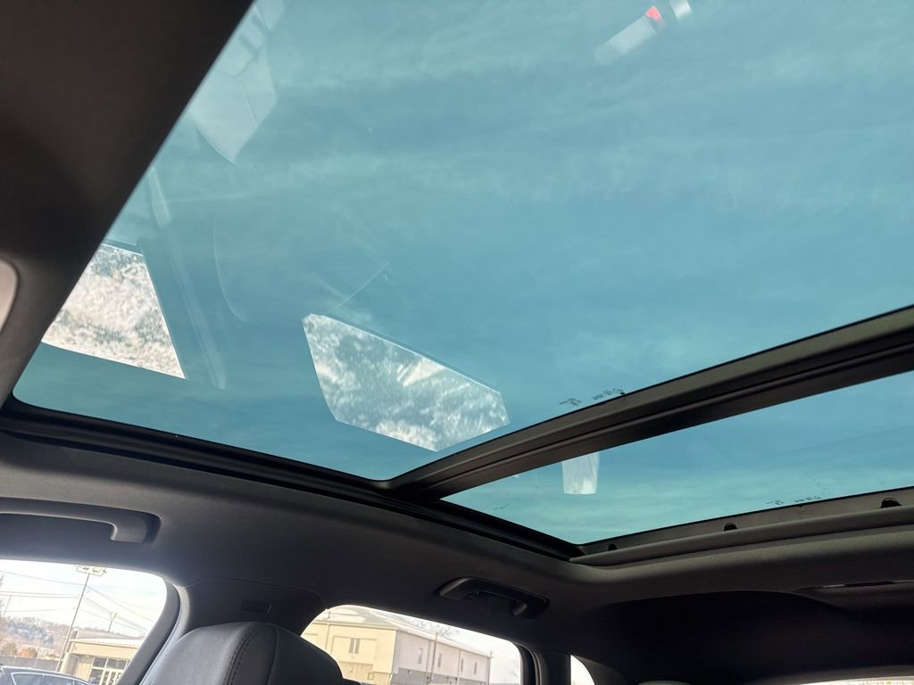 Used 2025 Audi Q3 2.0T Premium image 18