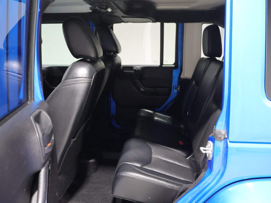 Used 2015 Jeep Wrangler Unlimited Sahara AWD/4WD image 16