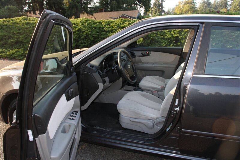 Used 2010 Kia Optima LX FWD image 5