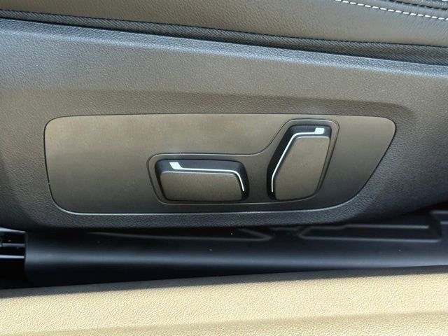 Used 2025 BMW 230i Coupe w/ Convenience Package RWD image 20