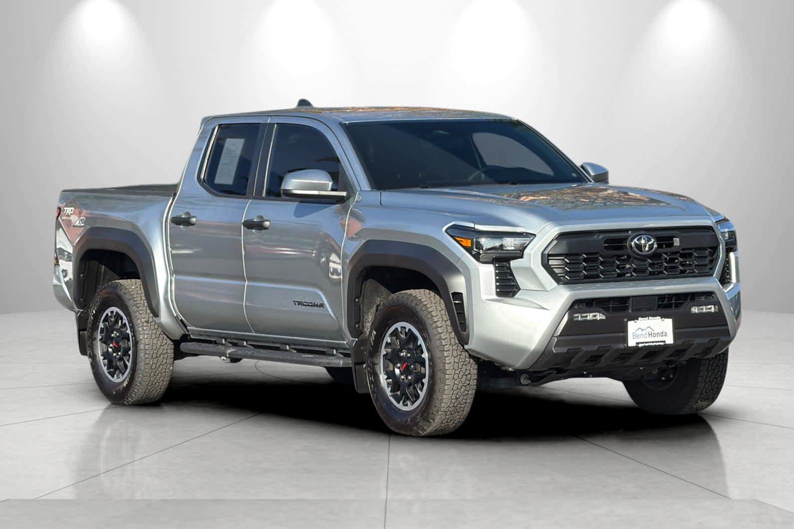 Used 2025 Toyota Tacoma TRD Off-Road AWD/4WD image 8