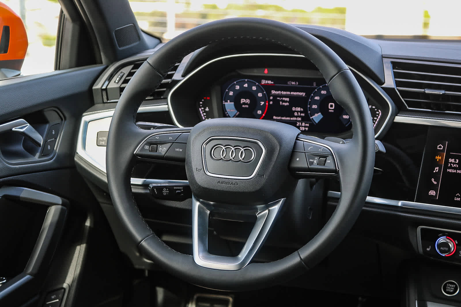 Used 2025 Audi Q3 2.0T Premium w/ Convenience Package image 15