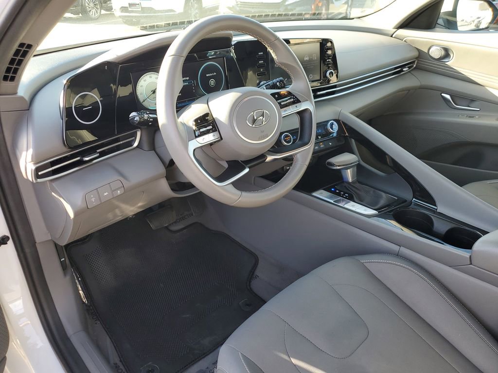 Used 2022 Hyundai Elantra SEL w/ Convenience Package image 13