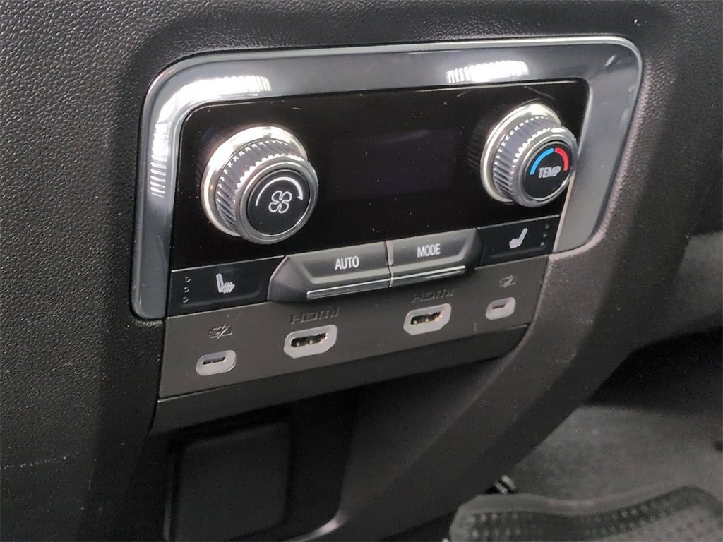 Used 2023 GMC Yukon Denali w/ Denali Reserve Package image 27