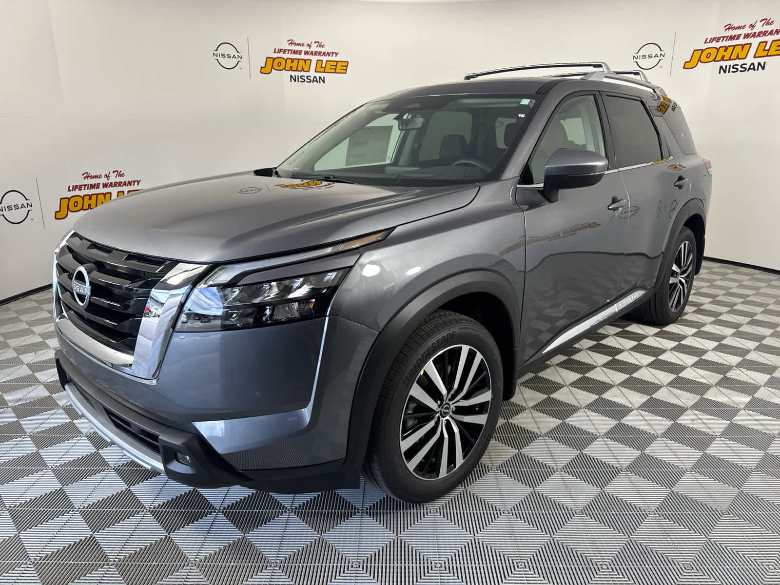 New 2025 Nissan Pathfinder Platinum