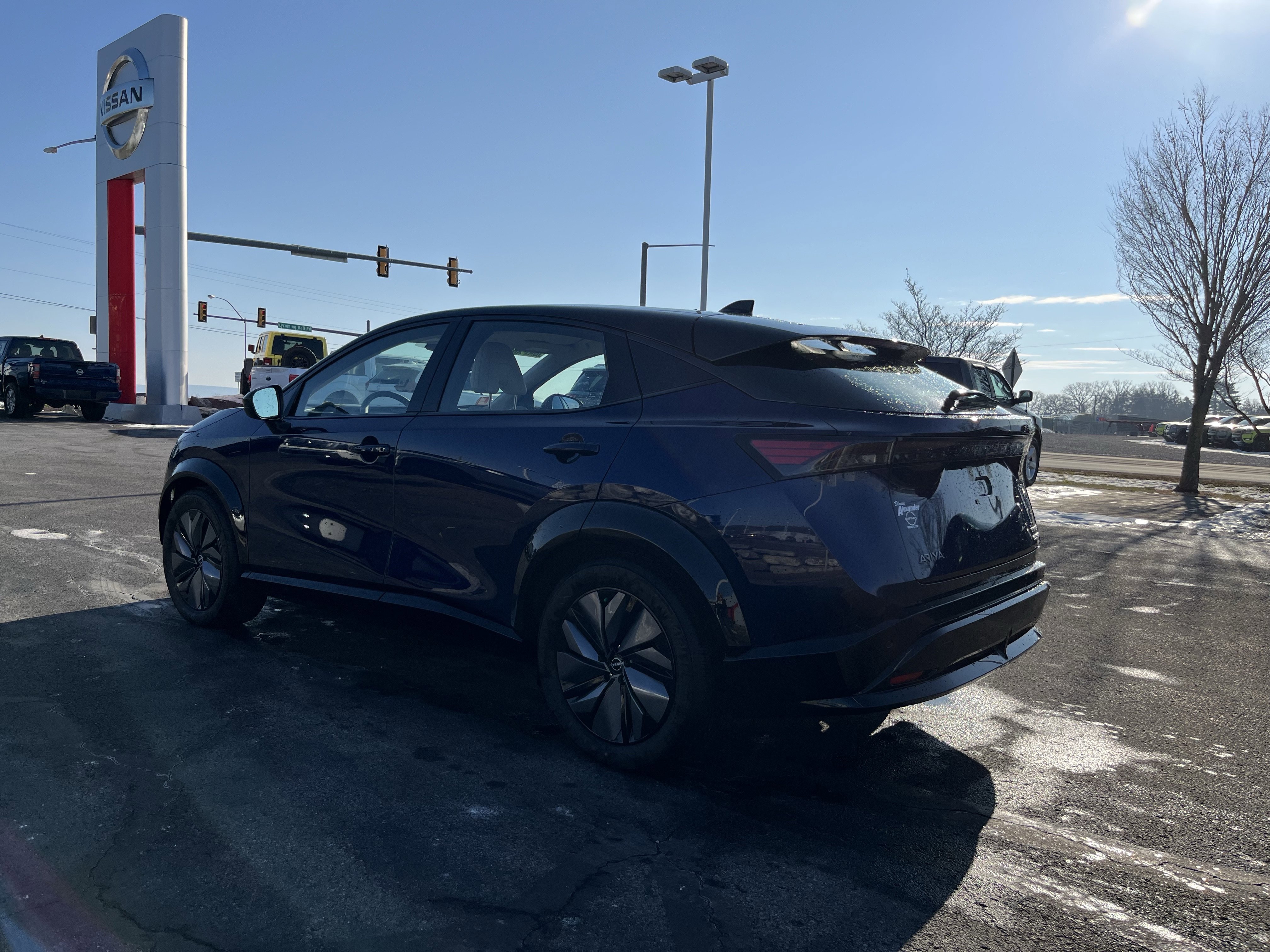 Used 2023 Nissan Ariya AWD image 6