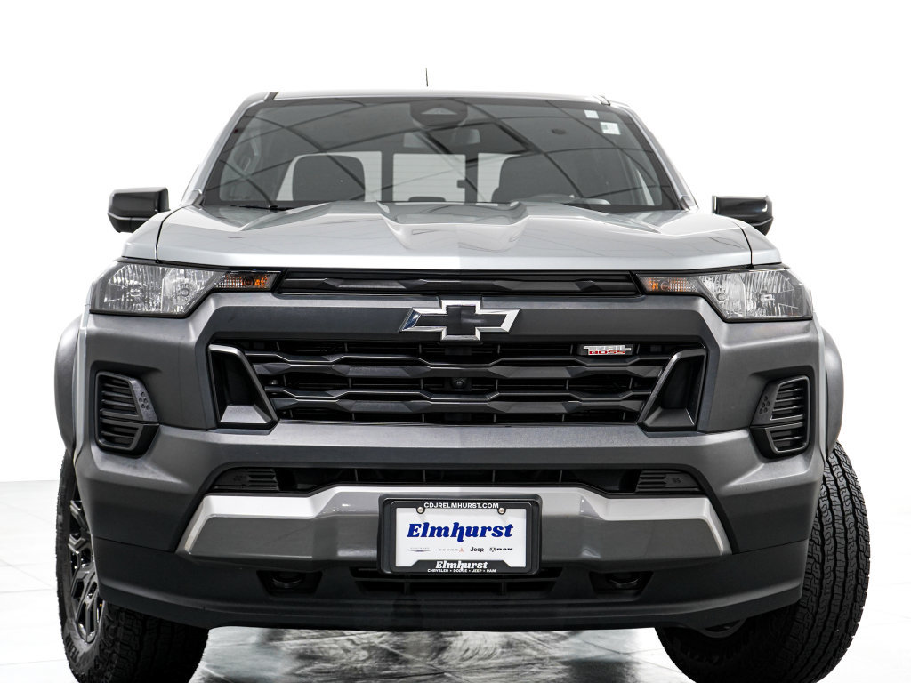 Used 2024 Chevrolet Colorado Trail Boss w/ Technology Package AWD/4WD image 3