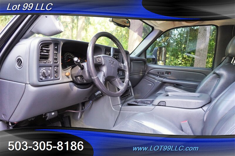 Used 2005 Chevrolet Silverado 2500 LT w/ Heavy-Duty Power Package AWD/4WD image 12