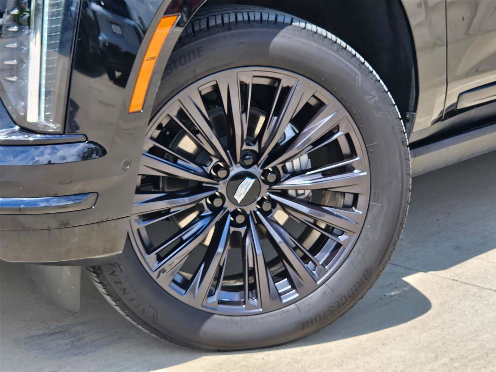Certified 2025 Cadillac Escalade Sport w/ LPO, ONYX Package AWD/4WD image 7